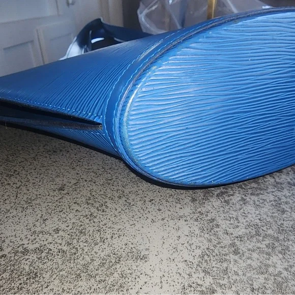 Louis Vuitton Saint Jacques Toledo Epi Shoulder Bag Authentic - Picture 5 of 9